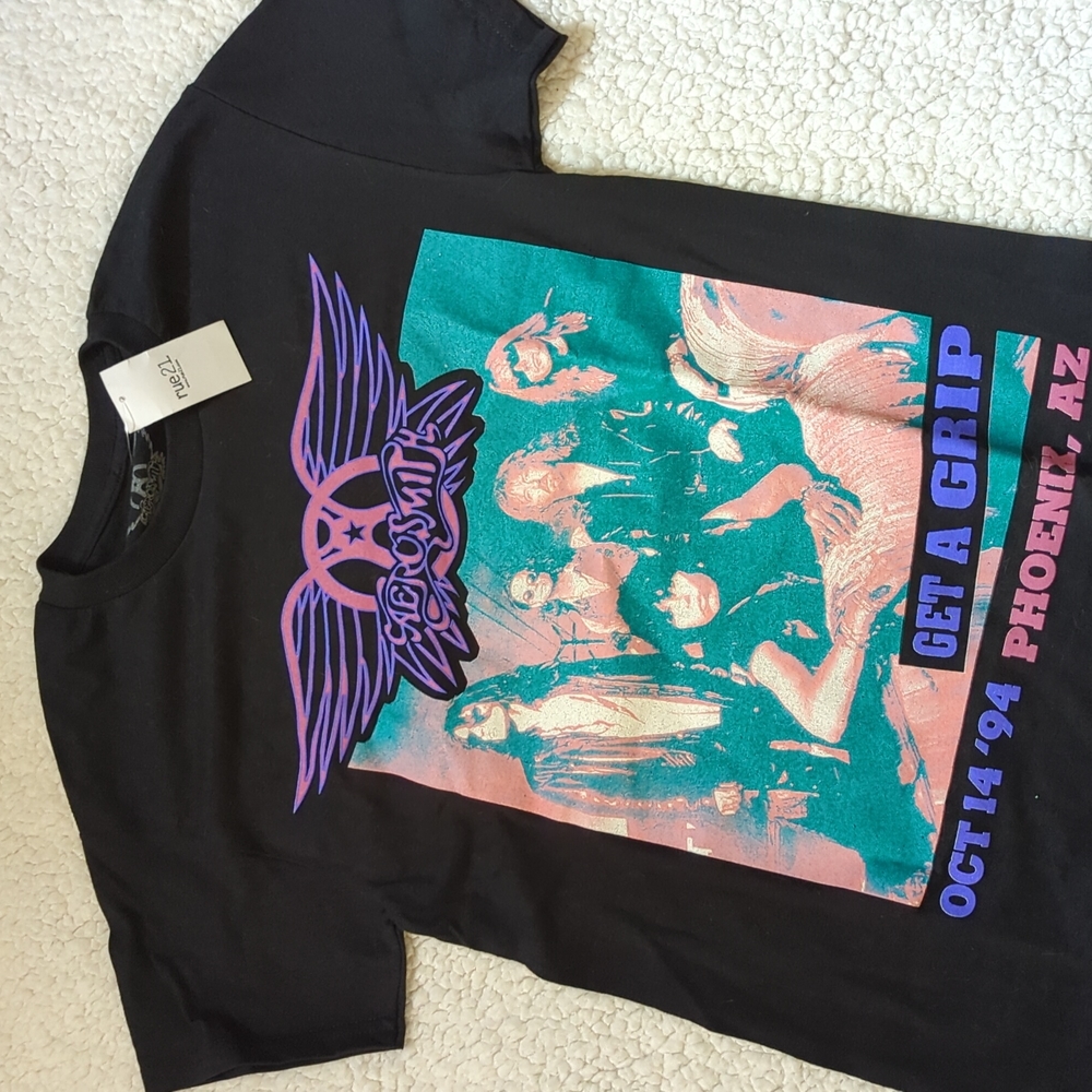 Aerosmith tee size small